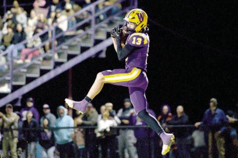 Touchdown! Bryant Sites with the catch.