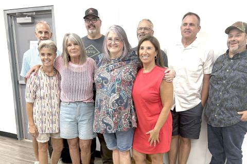 1ST COUSINS PICTURED Left to right are: (front) Jennifer Carter, Paula Baxter, Paige Dean, Lisa Carter. (back) Keith Baxter, Britt Dean, David (Tiger) Dean, Bryn Carter and Mark Dean.