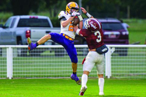 Kellen Sheneman with an impossible catch!