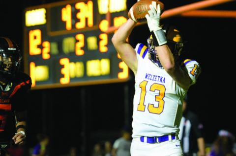Weleetka Outlaws Defeat Dewar Dragons 36-20