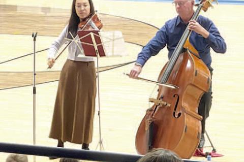 The Philharmonic Orchestra visits Moss Public Schools