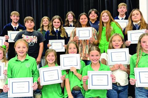 Wetumka 4-H and FFA Livestock Show Team members.