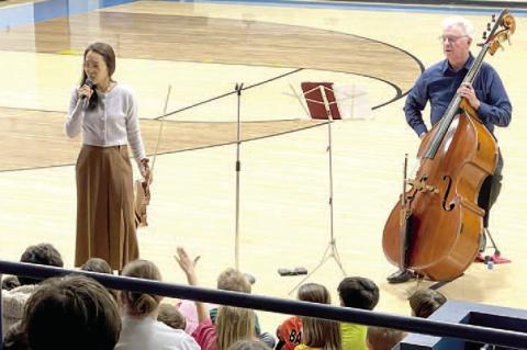 The Philharmonic Orchestra visits Moss Public Schools