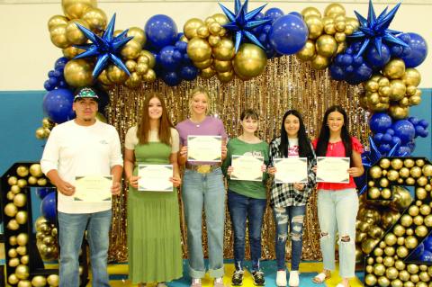 Don and Carol Byrd Scholarship Gives $2000 to Seven Seniors