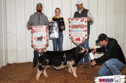 Moss FFA Member Graclee Huff earned Reserve Grand Champion Breeding Gilt