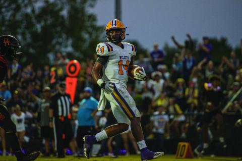 Weleetka Outlaws Defeat Dewar Dragons 36-20