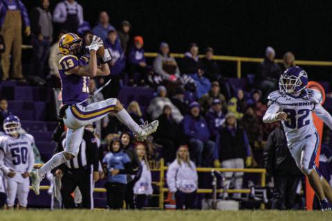 Undefeated Outlaws Storm Past Waukomis to Advance to Semifinals 