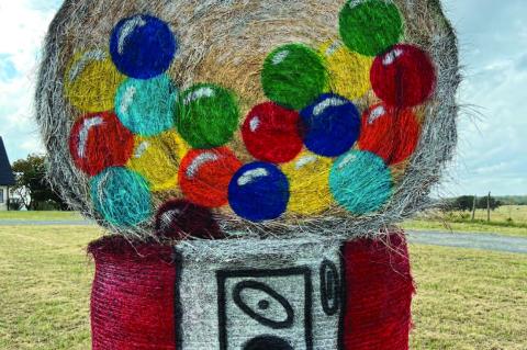 Couple Creates Incredible Hay Bale Scluptures