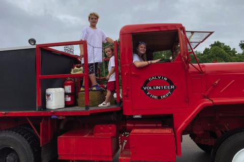 Large Crowd Gathers for 4th of July in Calvin, OK